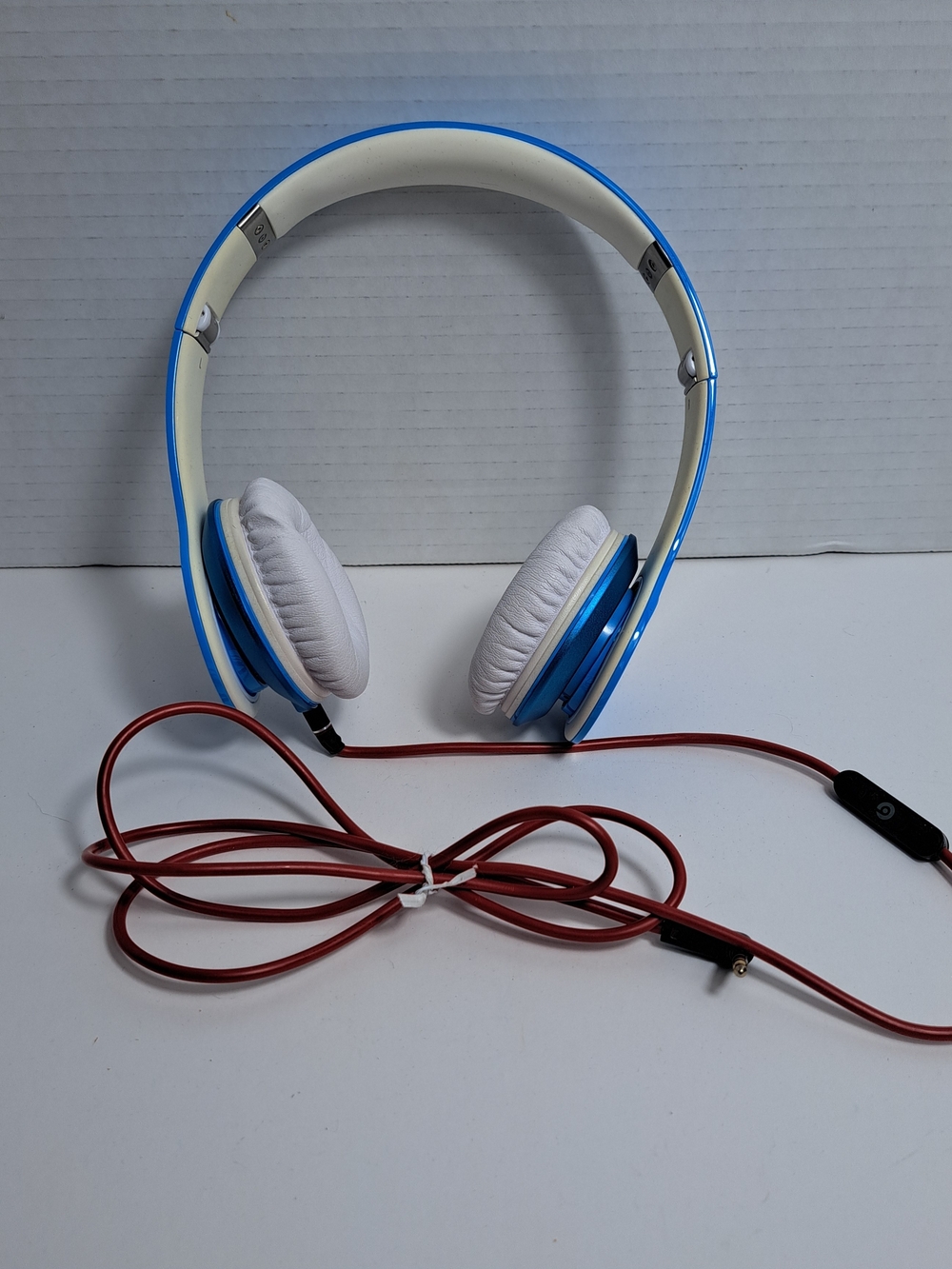Beats by Dr. Dre Solo HD Wired On-Ear-Headphones - Light Blue, No Case